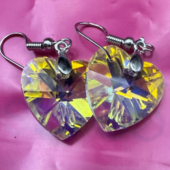 Aurora Borealis Dangle Heart Earrings. Reflective Of Light. Prism Of Colors - Picture 1 of 9